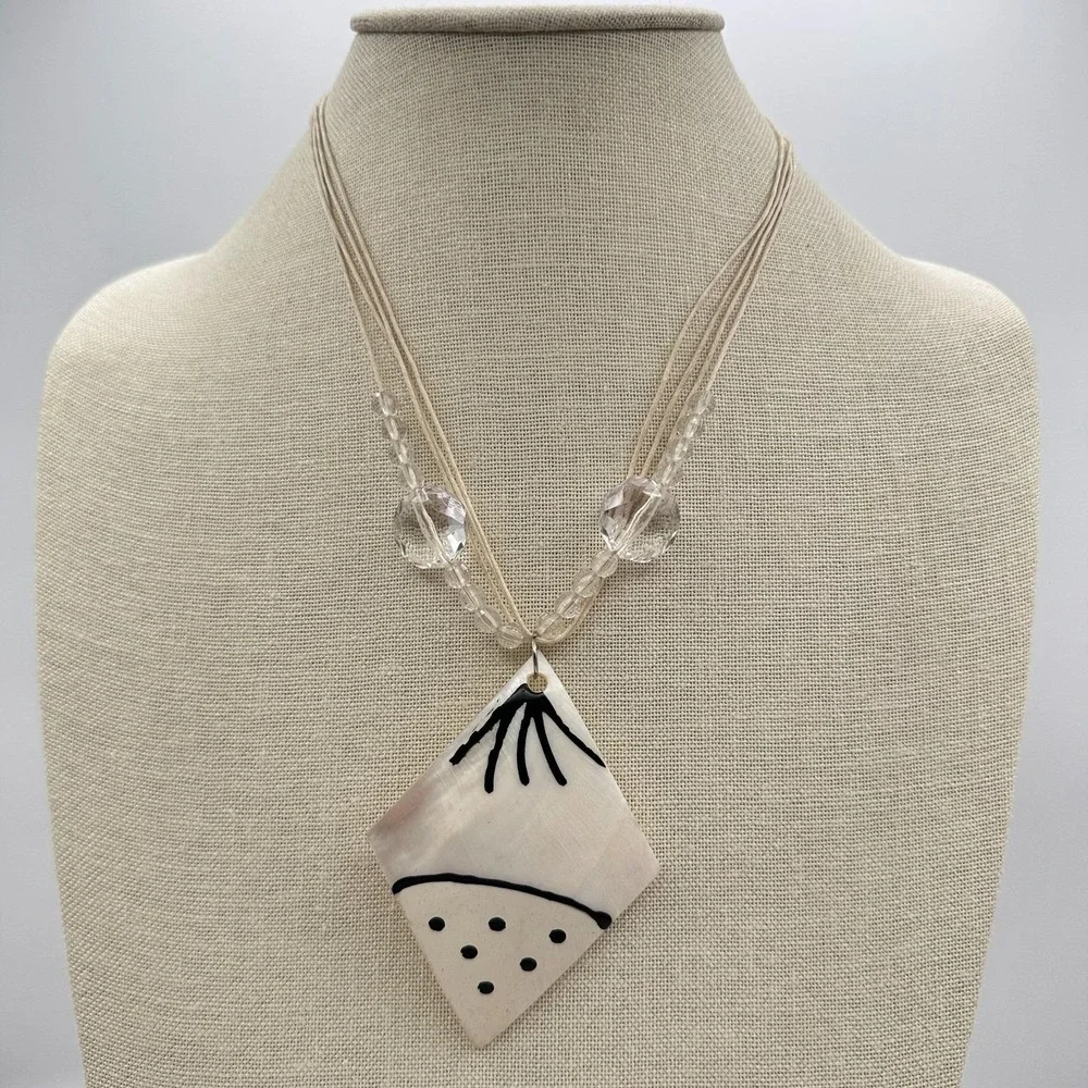 Vintage 90s‎ Multi Stand Beaded Hand Painted Mother-of-Pearl Pendant Necklace